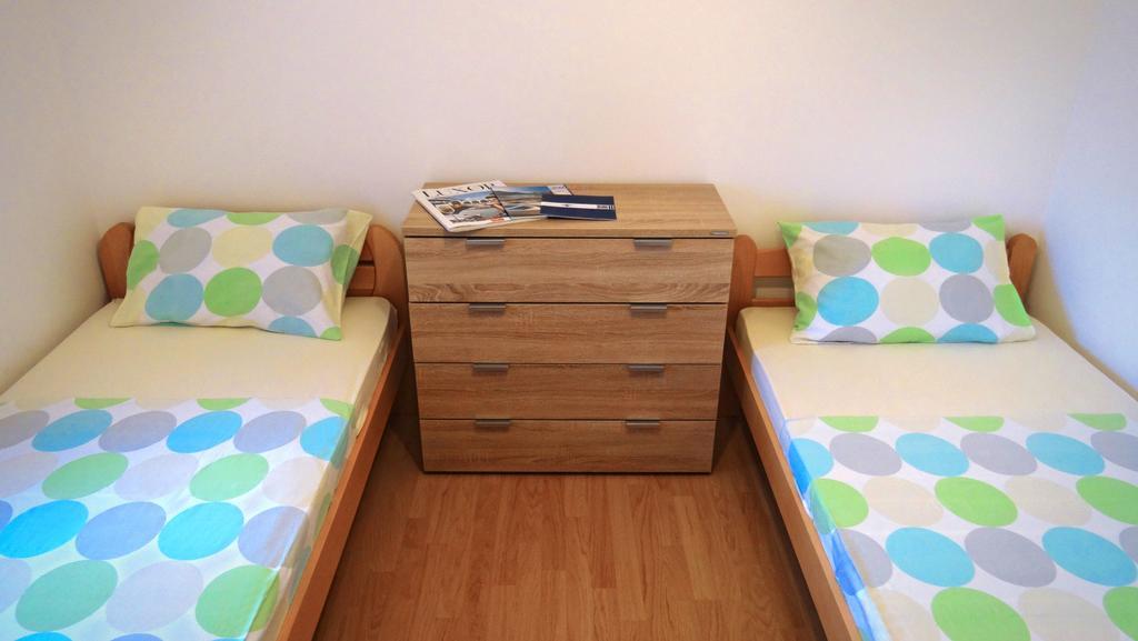 Blue Bay Apartments Krasići 外观 照片