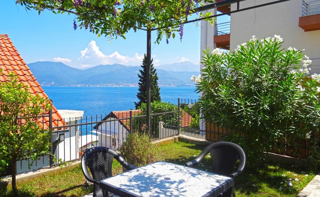 Blue Bay Apartments Krasići 外观 照片